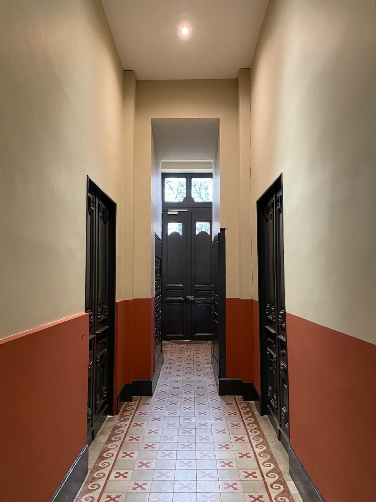 Nimes , Appartement Renove Dans Immeuble Classe. ภายนอก รูปภาพ